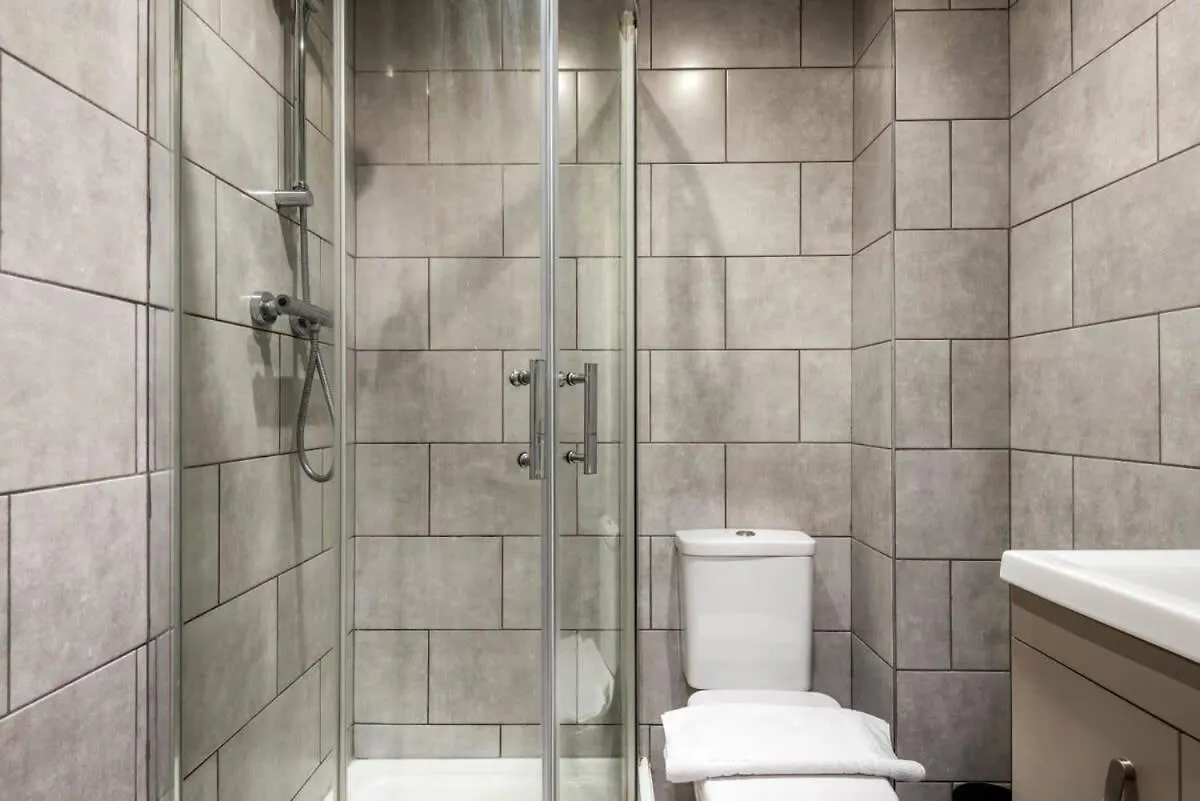 Centrally Located 1 Bed Budget Flat In Halifax