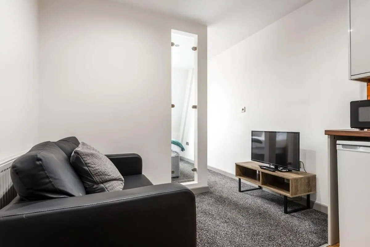 Centrally Located 1 Bed Budget Flat In Halifax ile iletişim